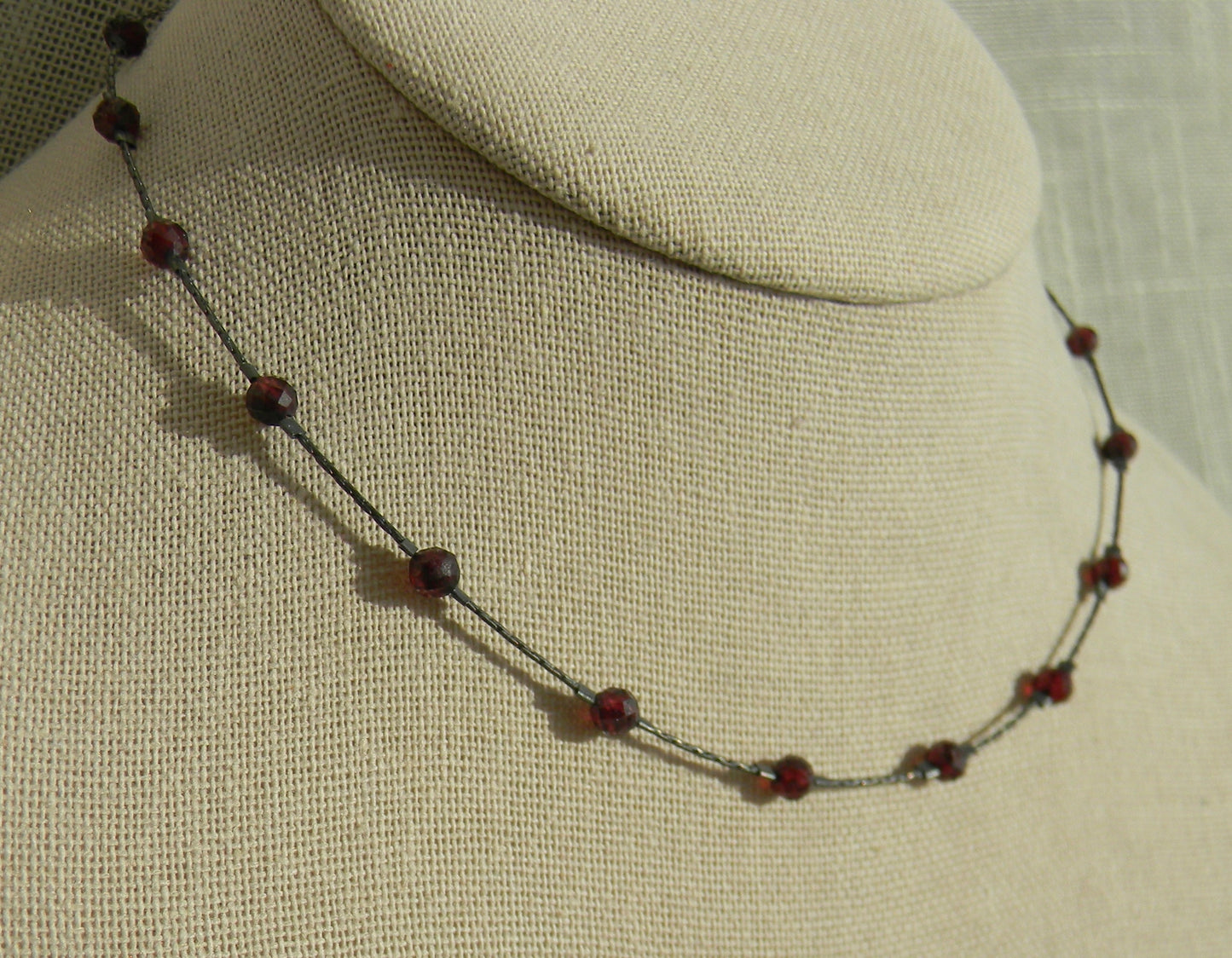 90s Style Garnet Choker Necklac