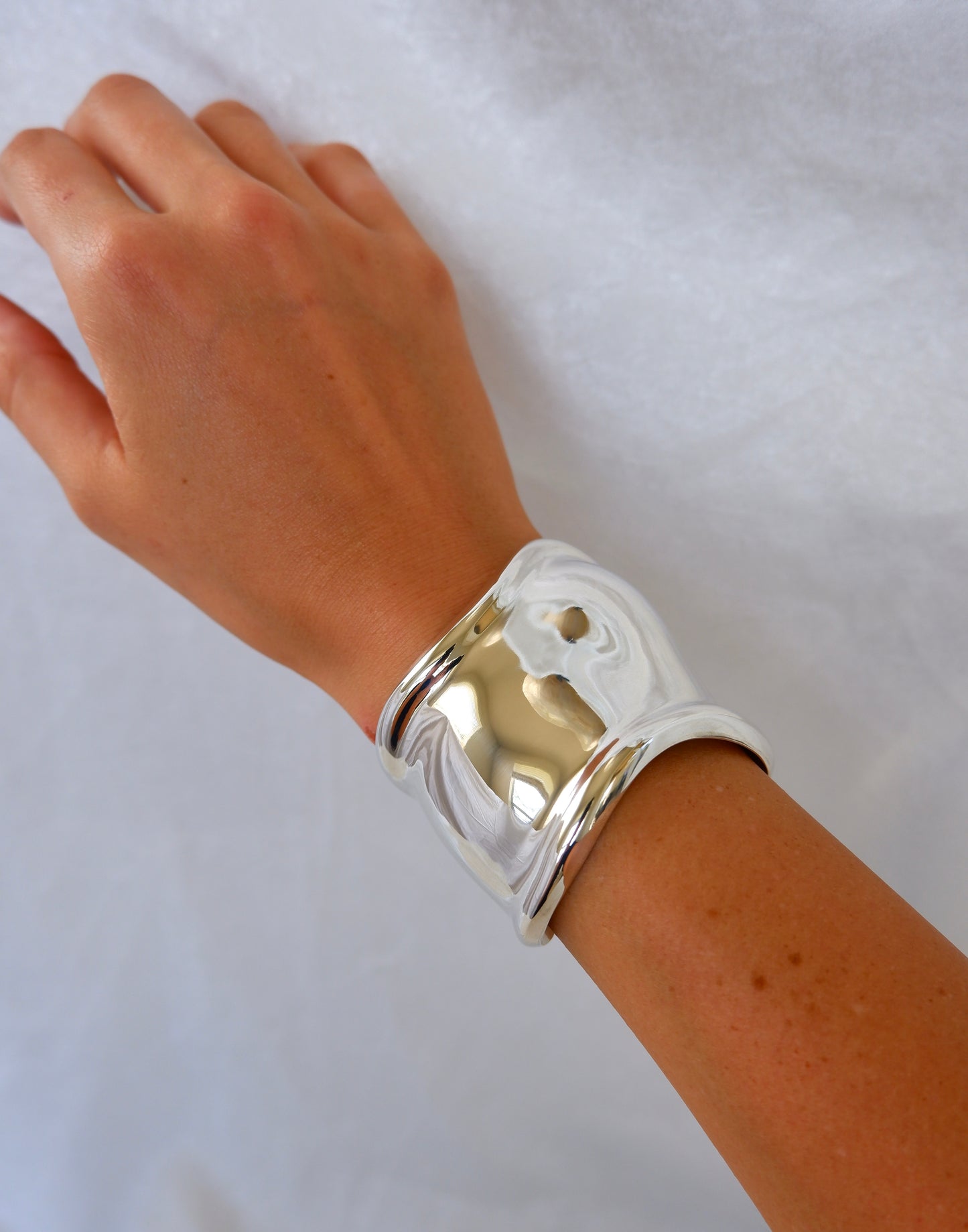 Vintage 1978 Tiffany & Co. Elsa Peretti Medium Bone Cuff - Right Wrist