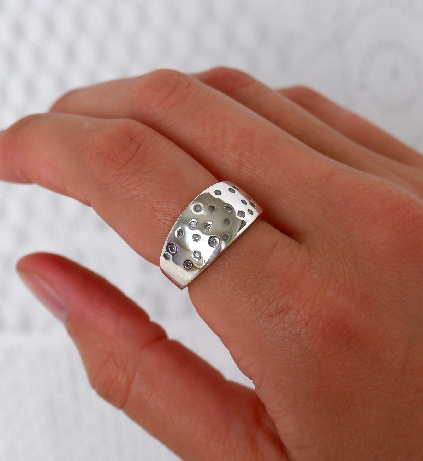Scattered Crystals Tapered Band Ring