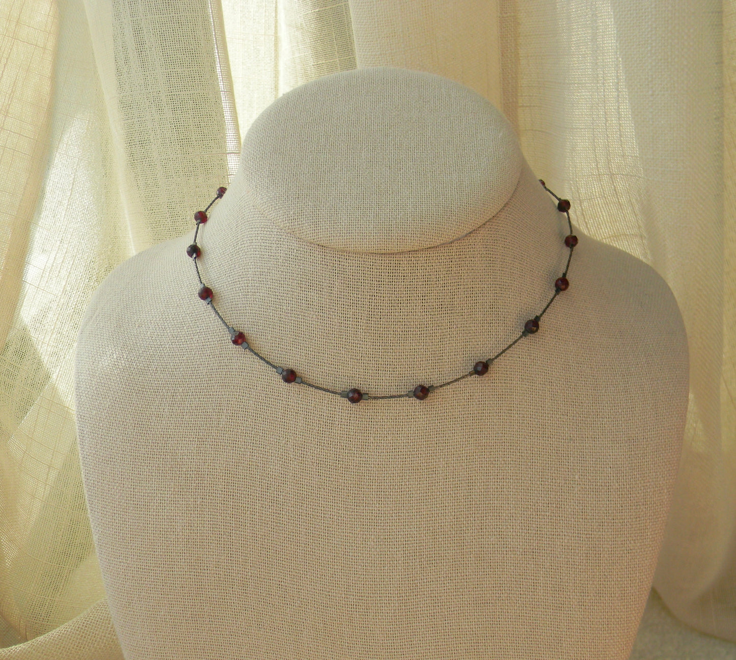 90s Style Garnet Choker Necklace