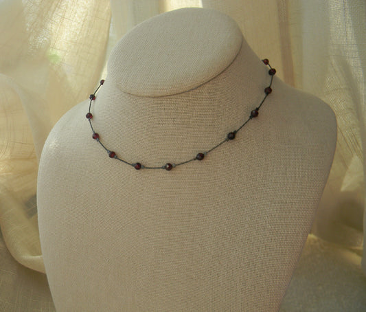 90s Style Garnet Choker Necklac