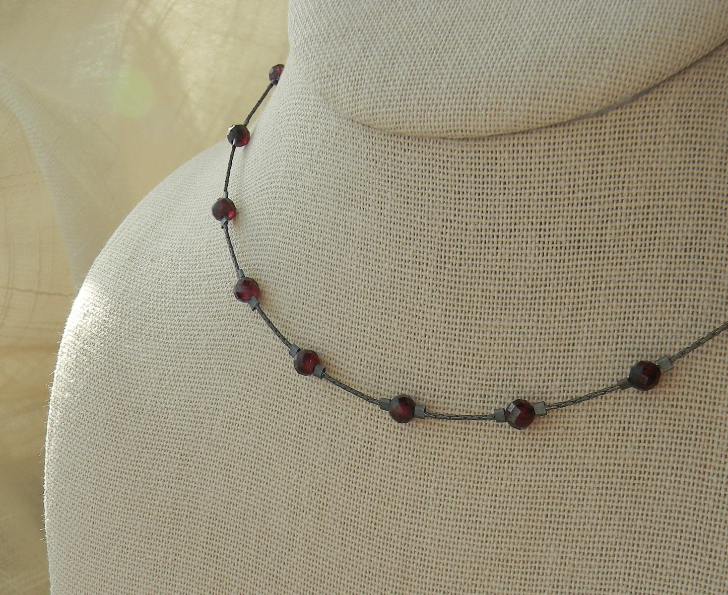 90s Style Garnet Choker Necklace